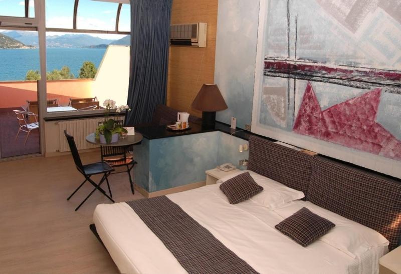 Conca Azzurra Wellness & Beauty Hotel Ranco Habitación foto
